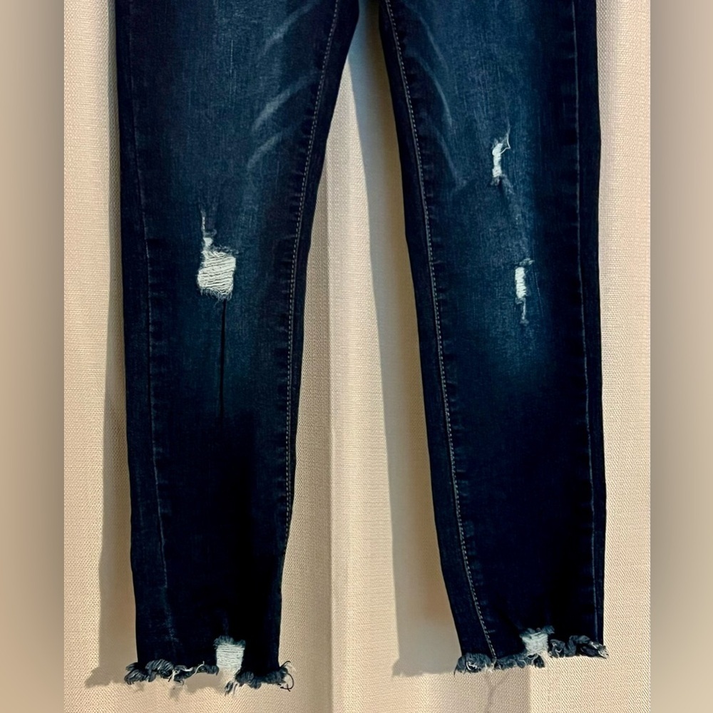 YMI WannaBettaFit Girls Distressed Jeans Size 8 Frayed Hem Stretch - Picture 7 of 7